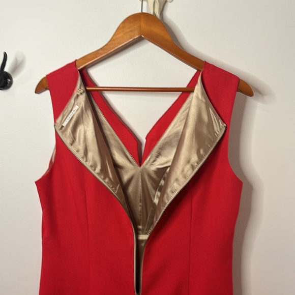 Beautiful Tahari formal dress - Picture 6 of 7